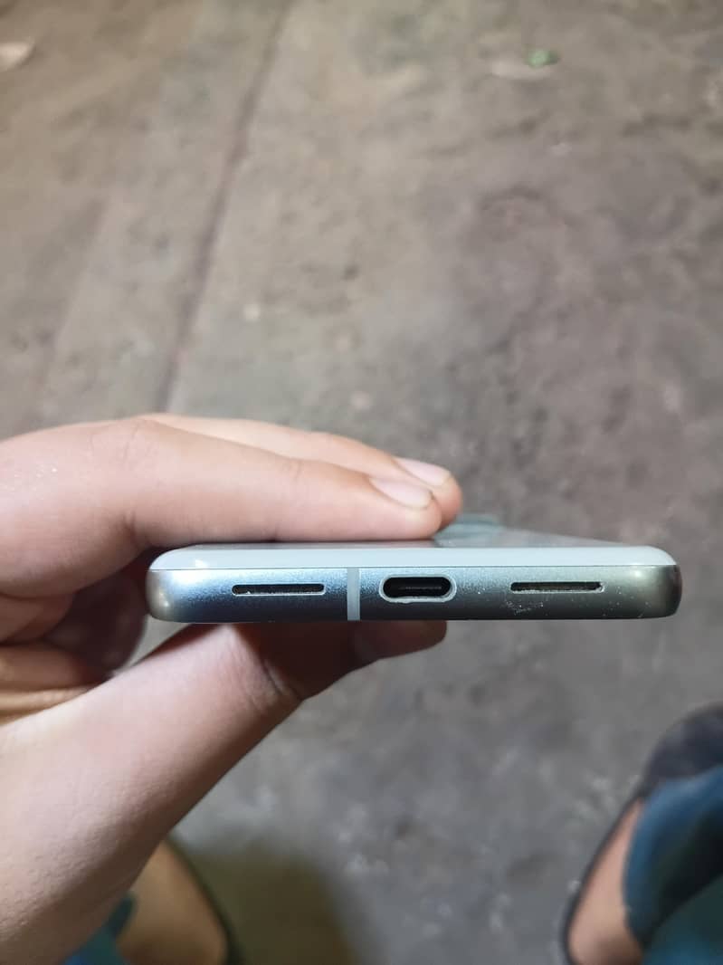 Google Pixel 8 3