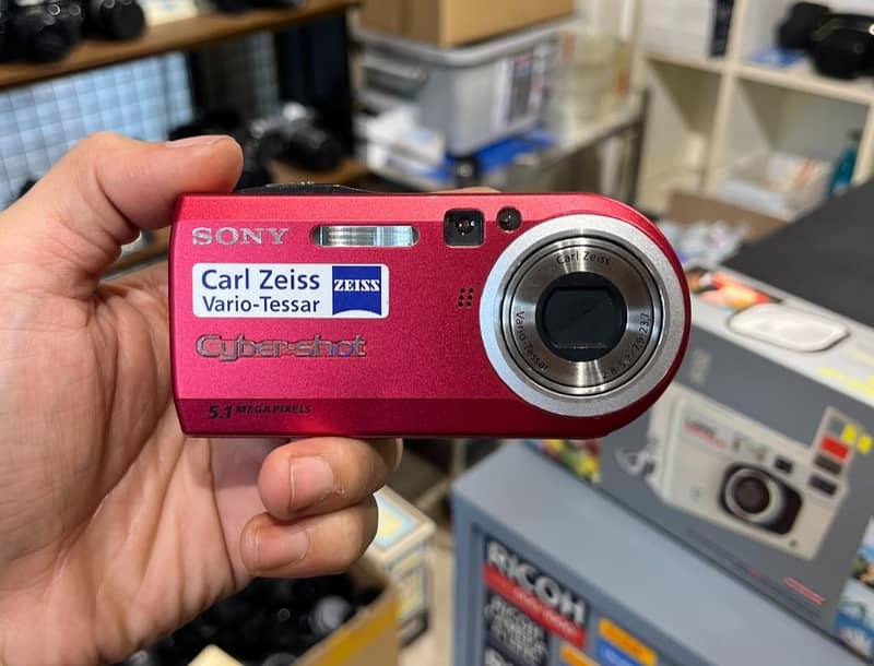 Sony 5.1 Megapixels Digital Camera 0