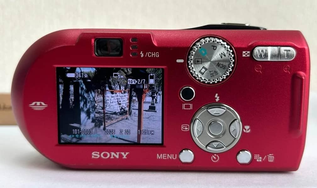 Sony 5.1 Megapixels Digital Camera 2