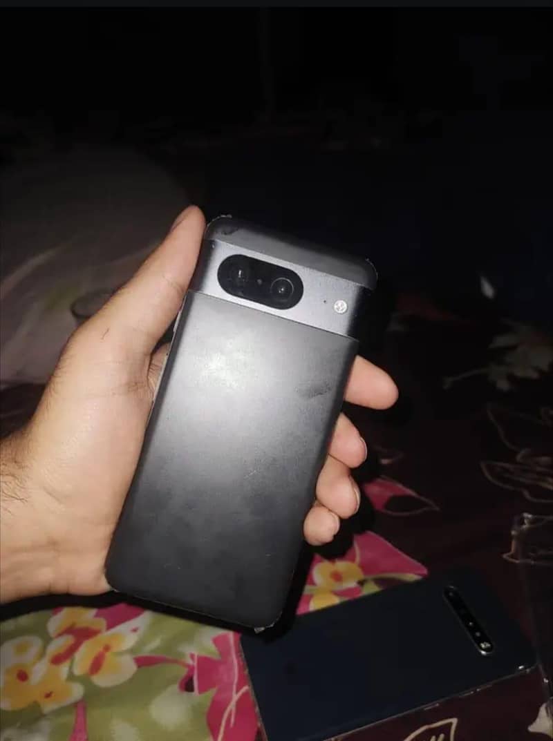 Google Pixel 8 2