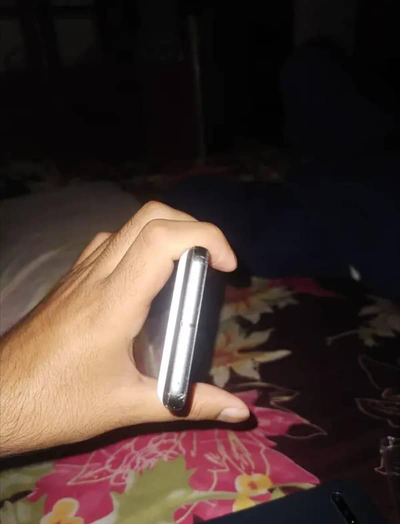 Google Pixel 8 4