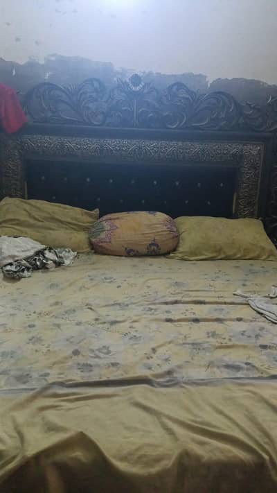 Bed full size