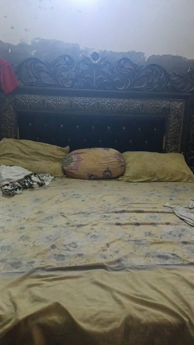 Bed full size 0
