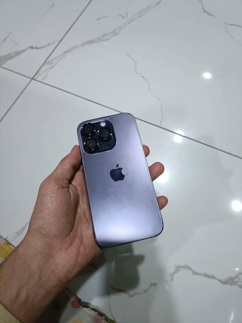 Apple iPhone 14 Pro 1