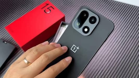 One Plus 15 Black Color