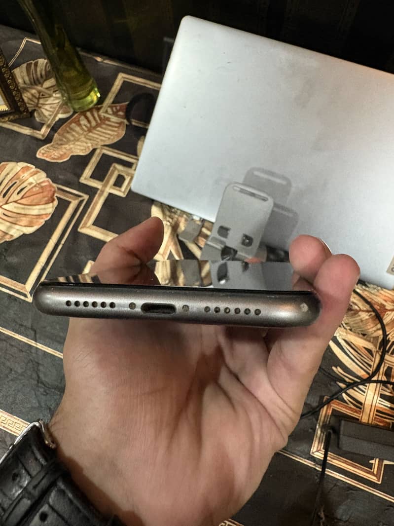 Apple iPhone 11 1