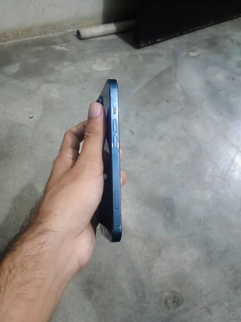 Apple iPhone 13 6