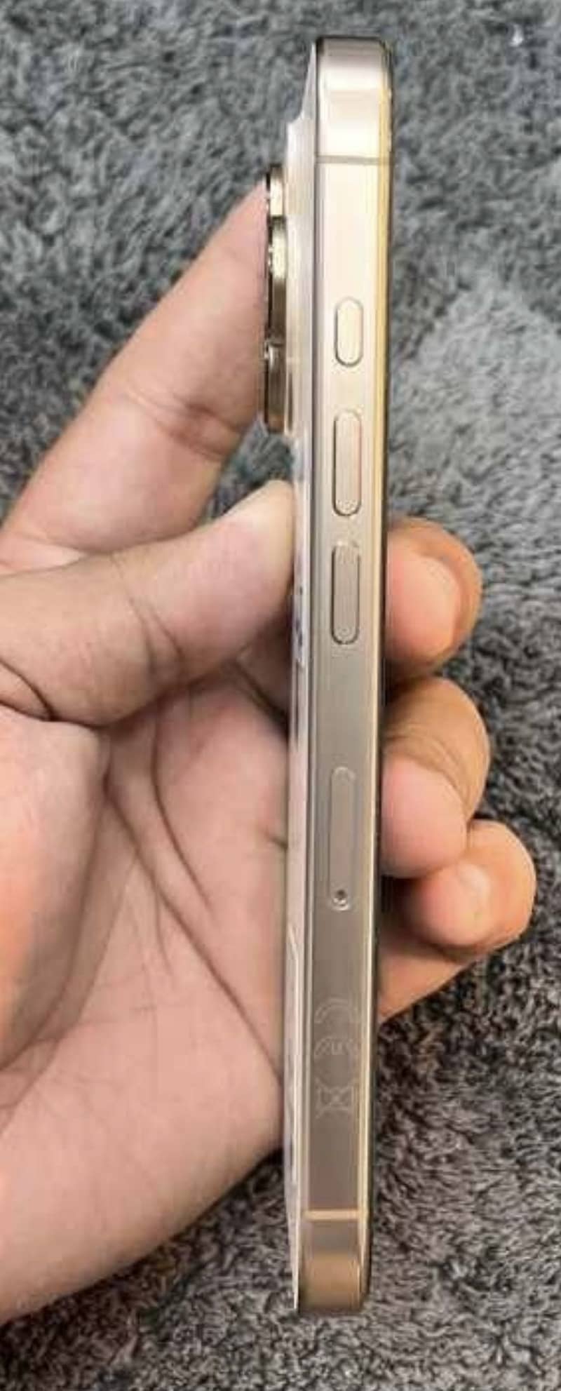 Apple iPhone 16 Pro 4