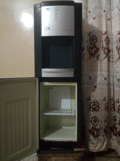 "big deal dispenser with refrigerator".