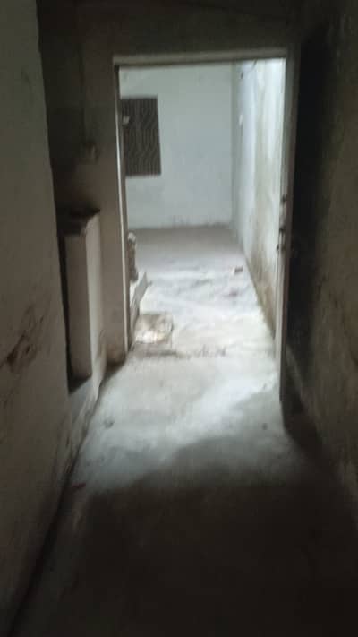 3 Marla house sada pluster wala gas meter k sath