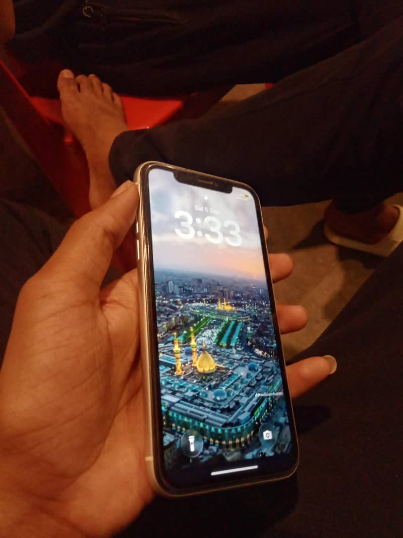 Apple iPhone 11 7