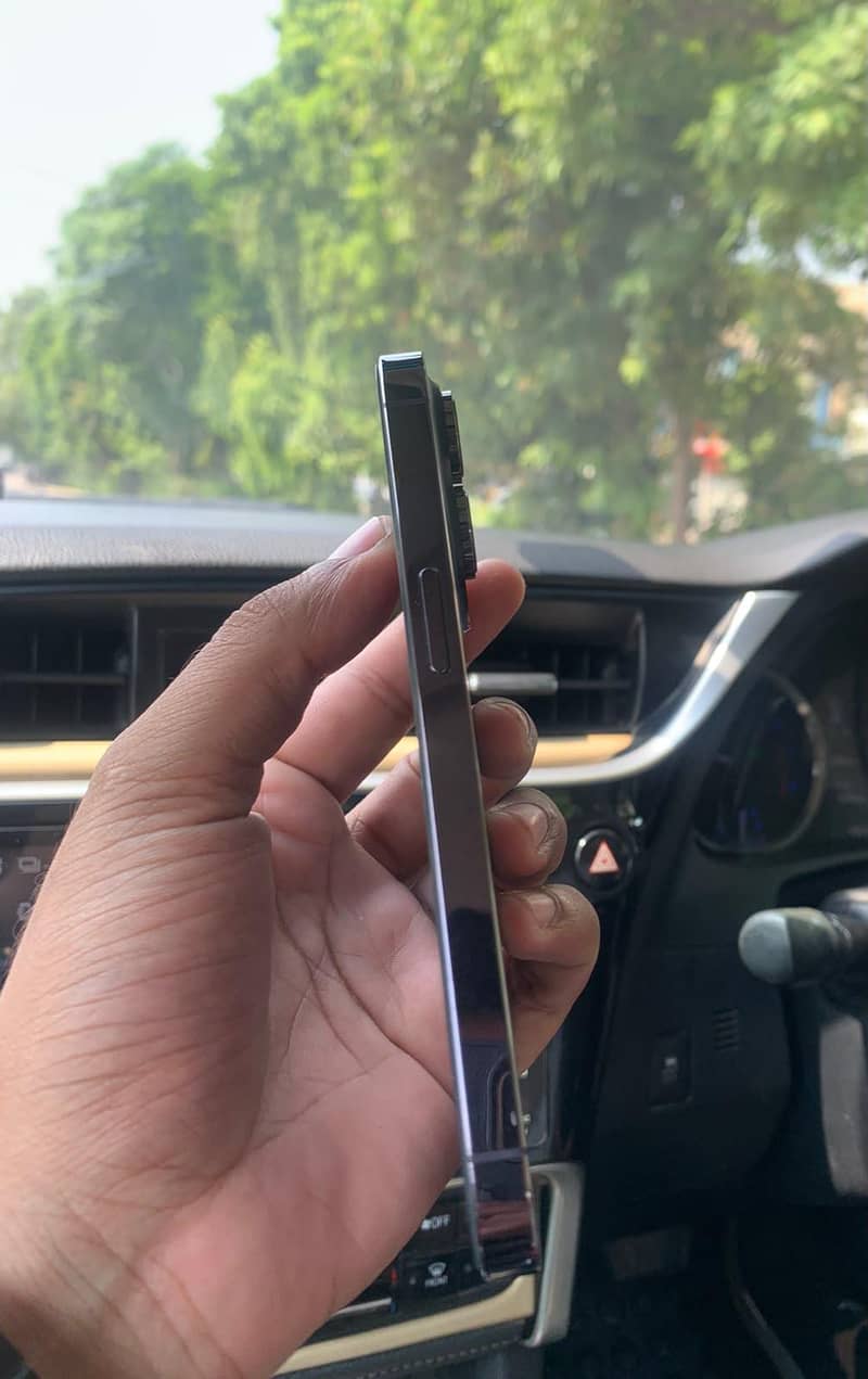 Apple iPhone 14 Pro 1