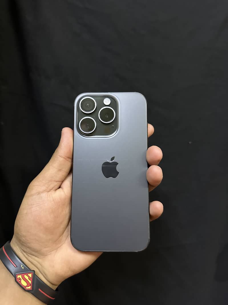 Apple iPhone 15 Pro 4