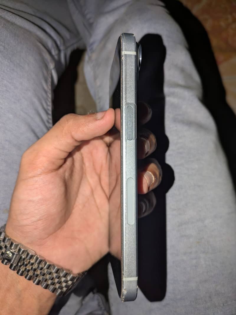 Apple iPhone 15 3