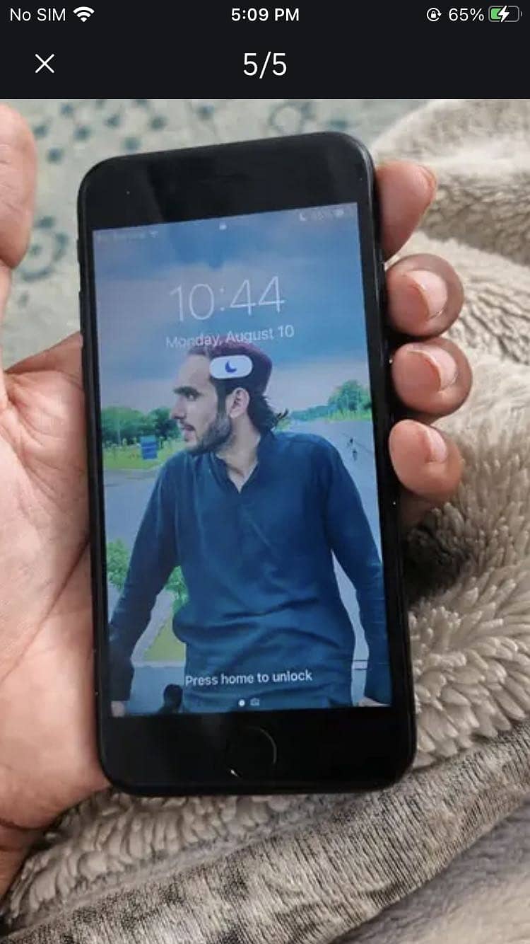 Apple iPhone 7 0