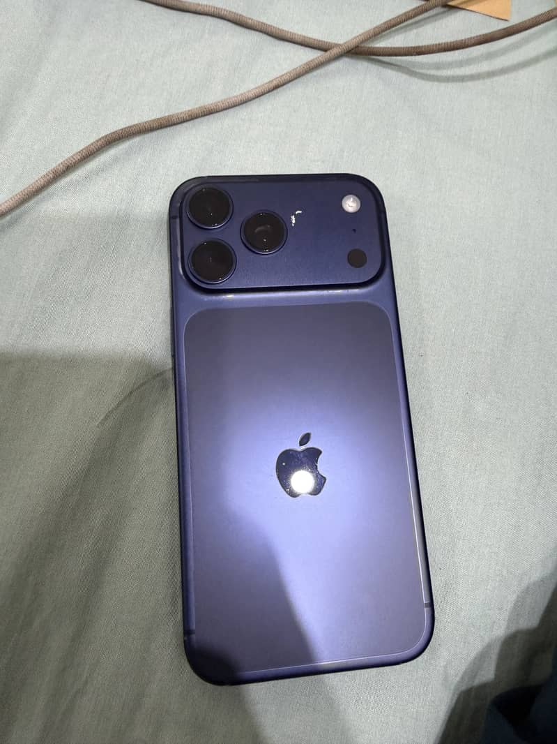 Apple iPhone 17 Pro Max 6