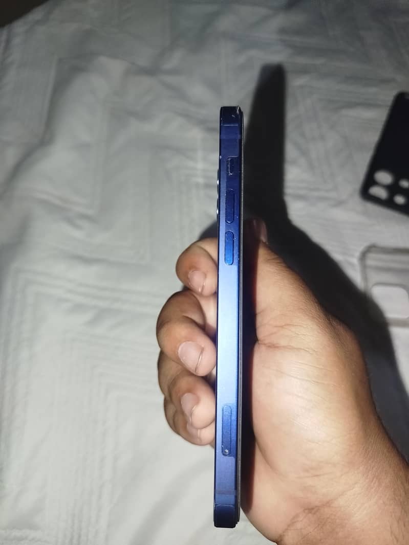 Apple iPhone 12 2