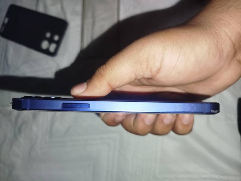 Apple iPhone 12 3