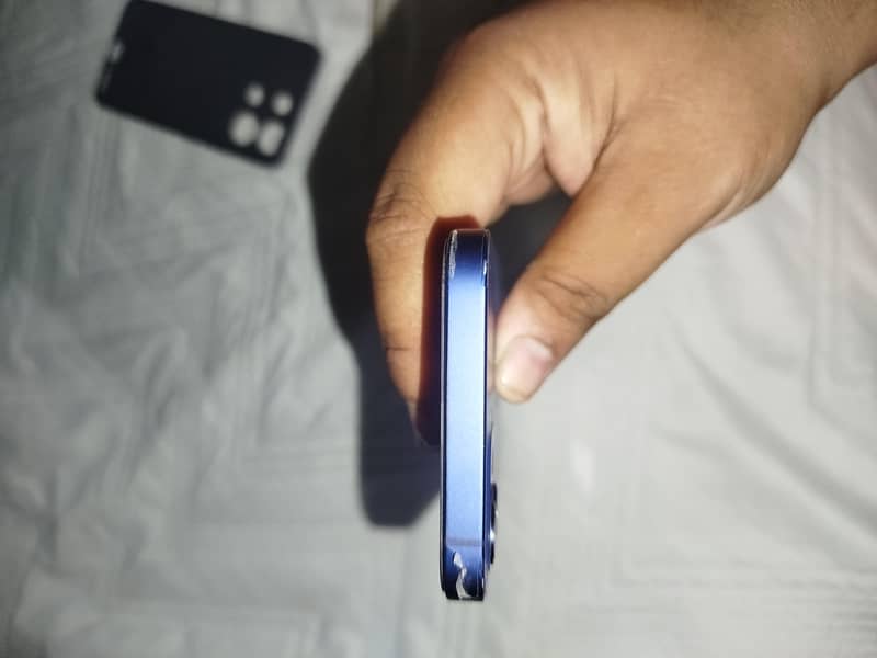Apple iPhone 12 6