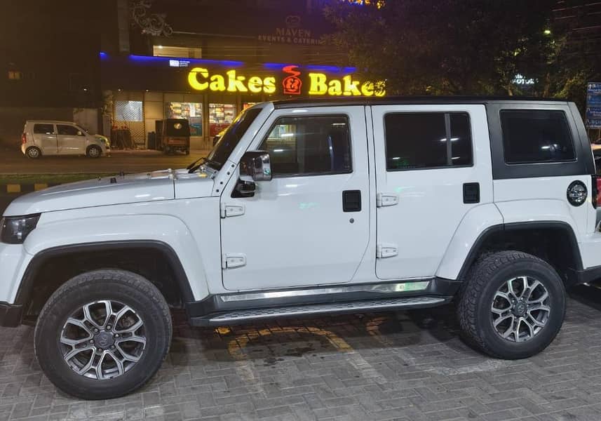 BAIC BJ40 Plus 2022 2