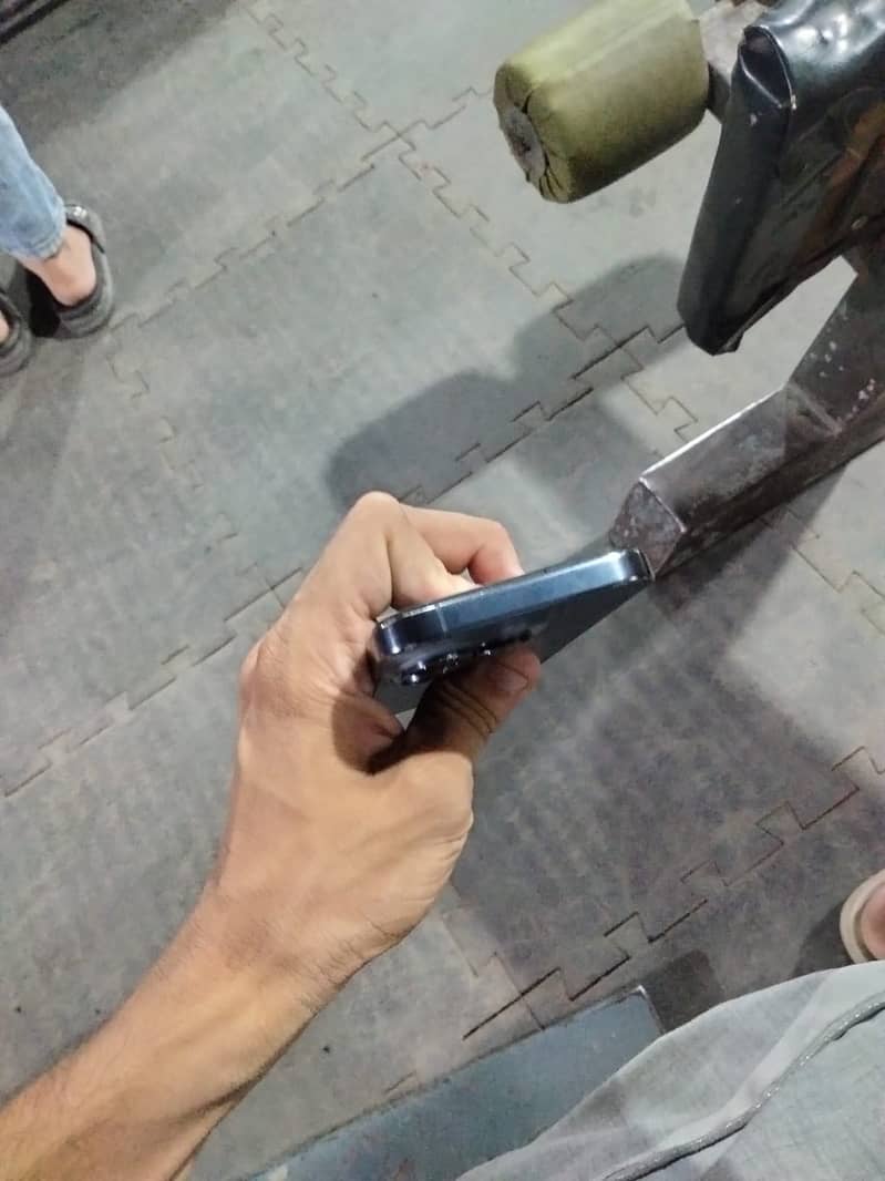 Apple iPhone 15 Pro 0