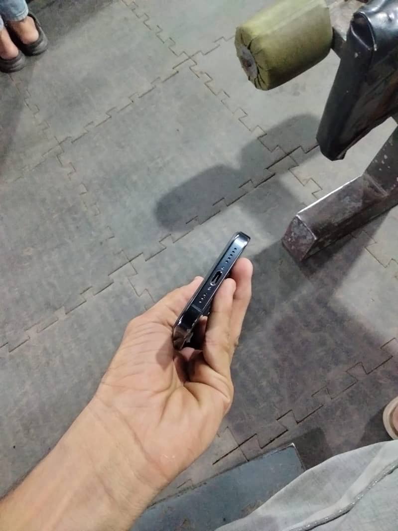 Apple iPhone 15 Pro 4