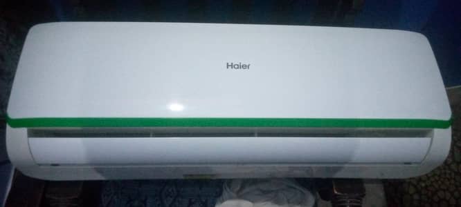 1 TON HAIER AIR CONDITIONER