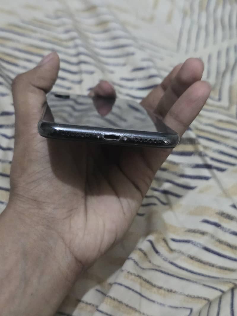 Apple iPhone X 3