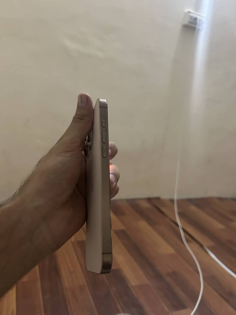 Iphone 16 pro max JV 3