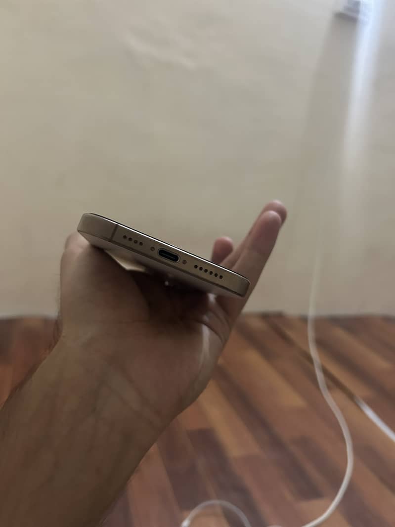 Iphone 16 pro max JV 4