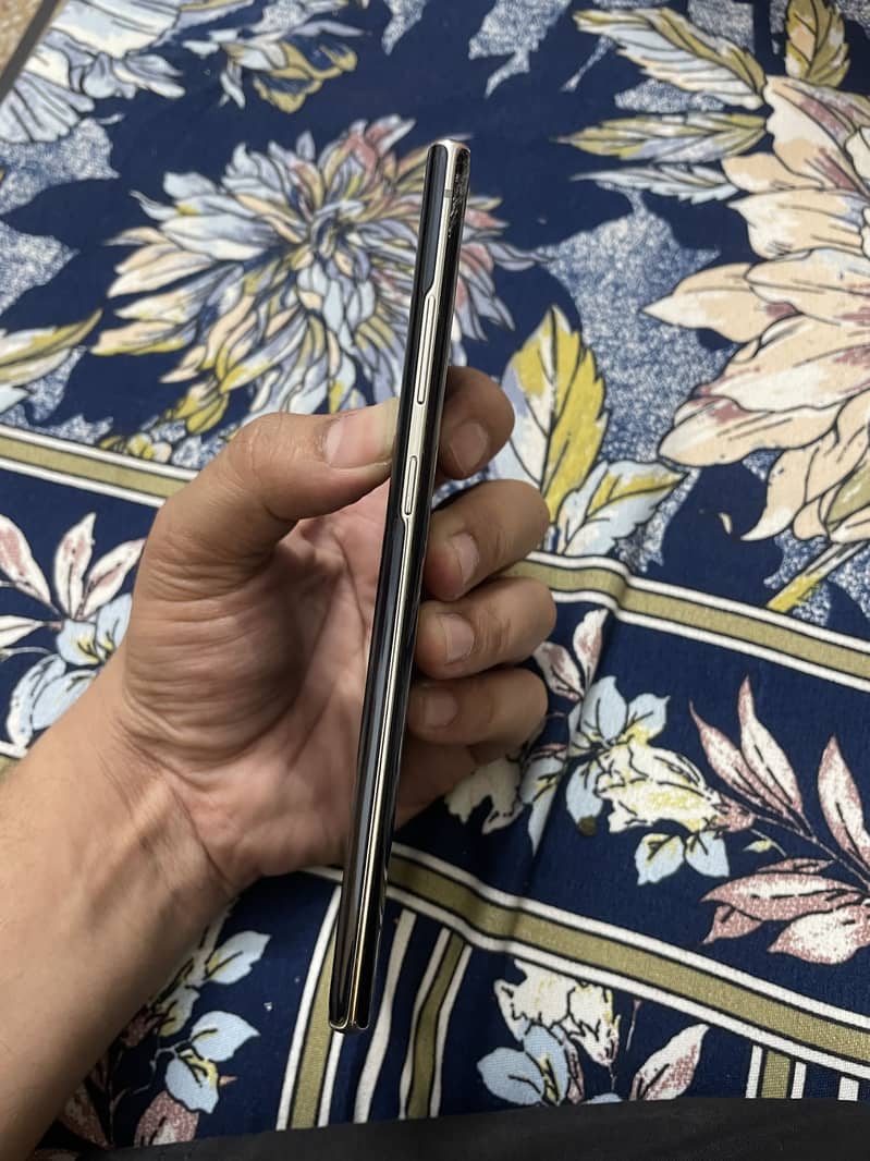 Samsung Mobile Note 10 Plus 7