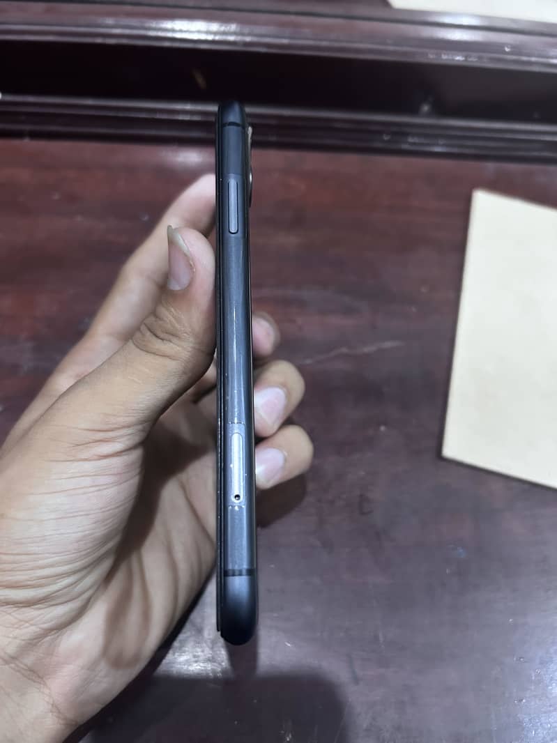 Apple iPhone 11 9