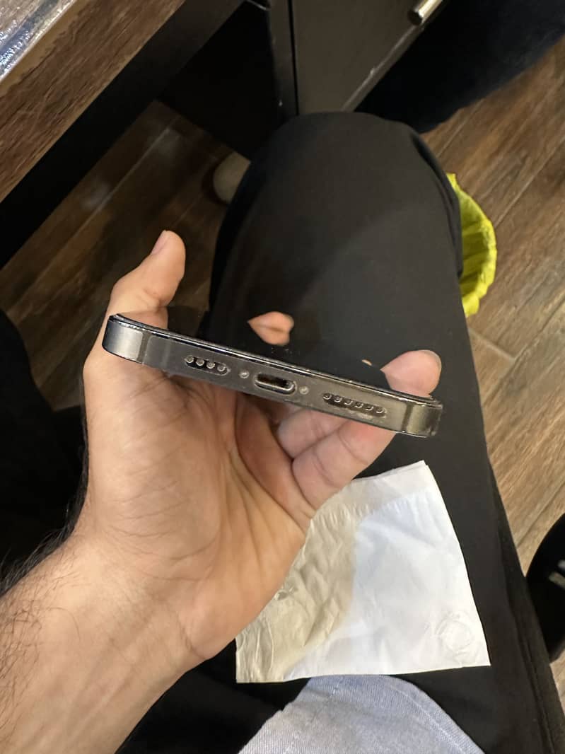 Apple iPhone 13 Pro Max 5