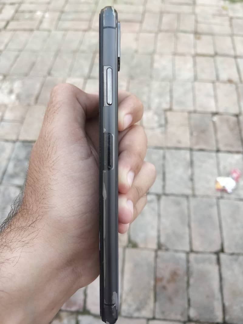 Apple iPhone XS Max 1
