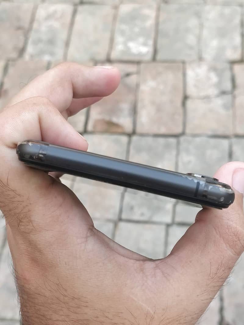 Apple iPhone XS Max 5