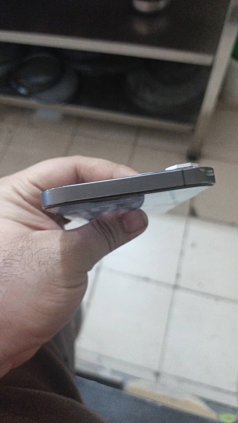 iphone 12 pro max 1