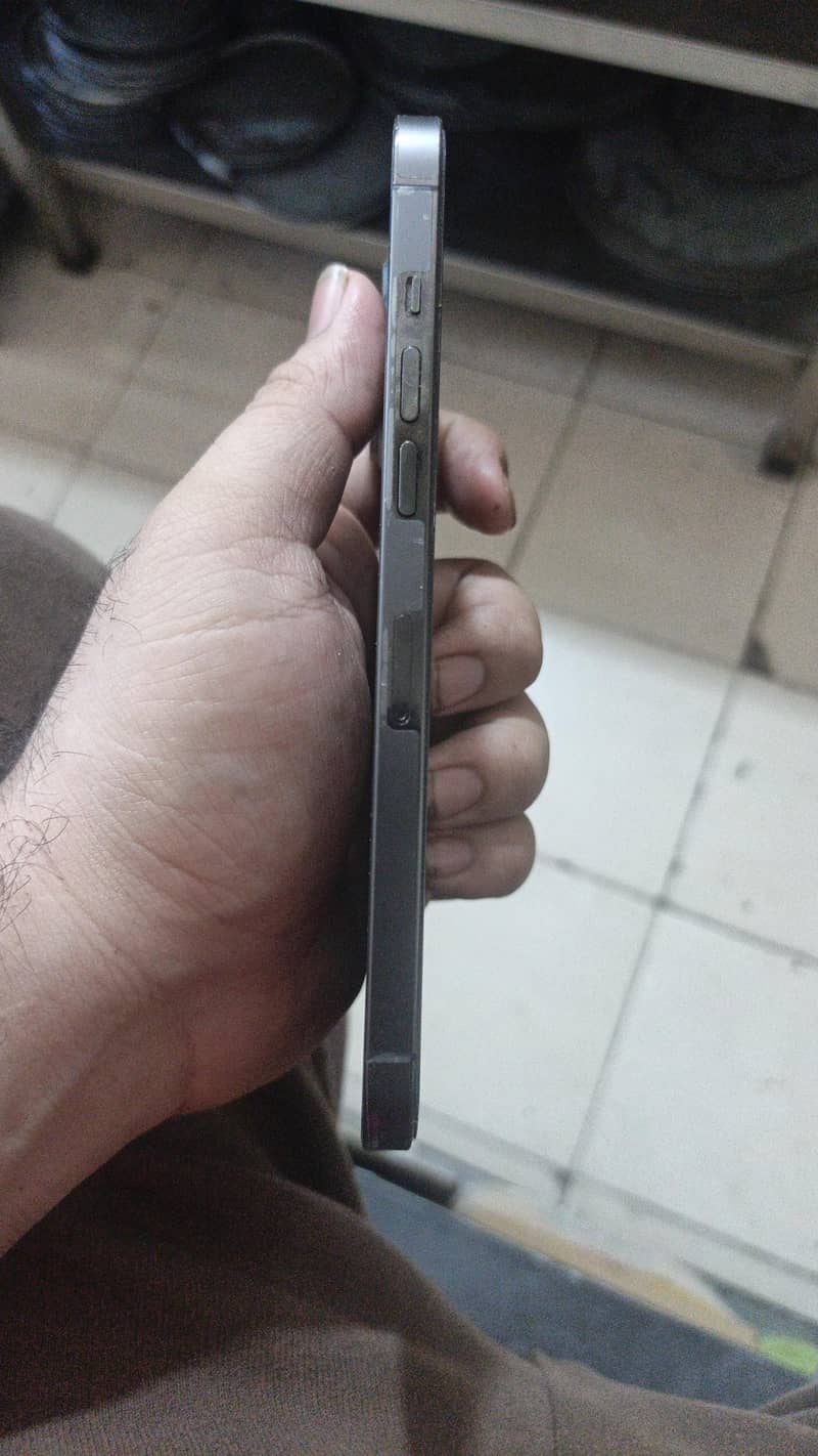 iphone 12 pro max 4