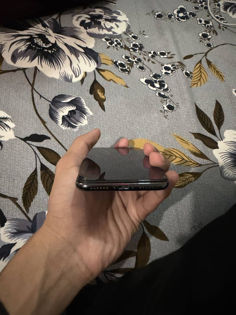 Apple iPhone X 2