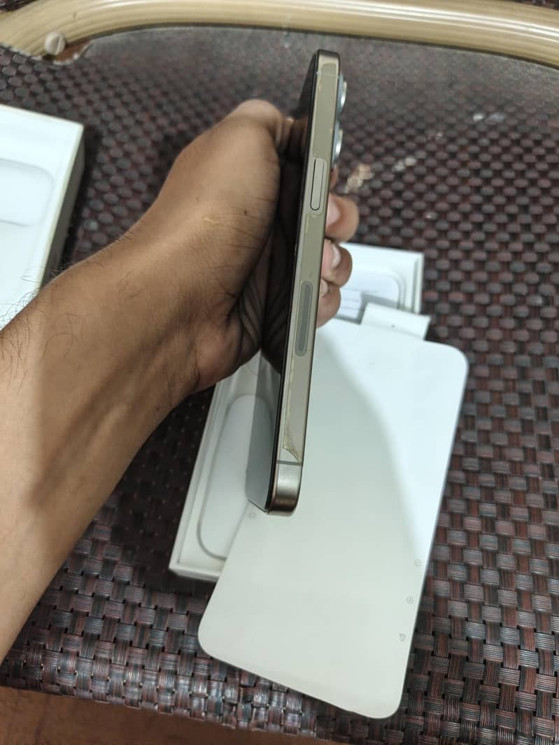 Apple iPhone 15 Pro Max 1