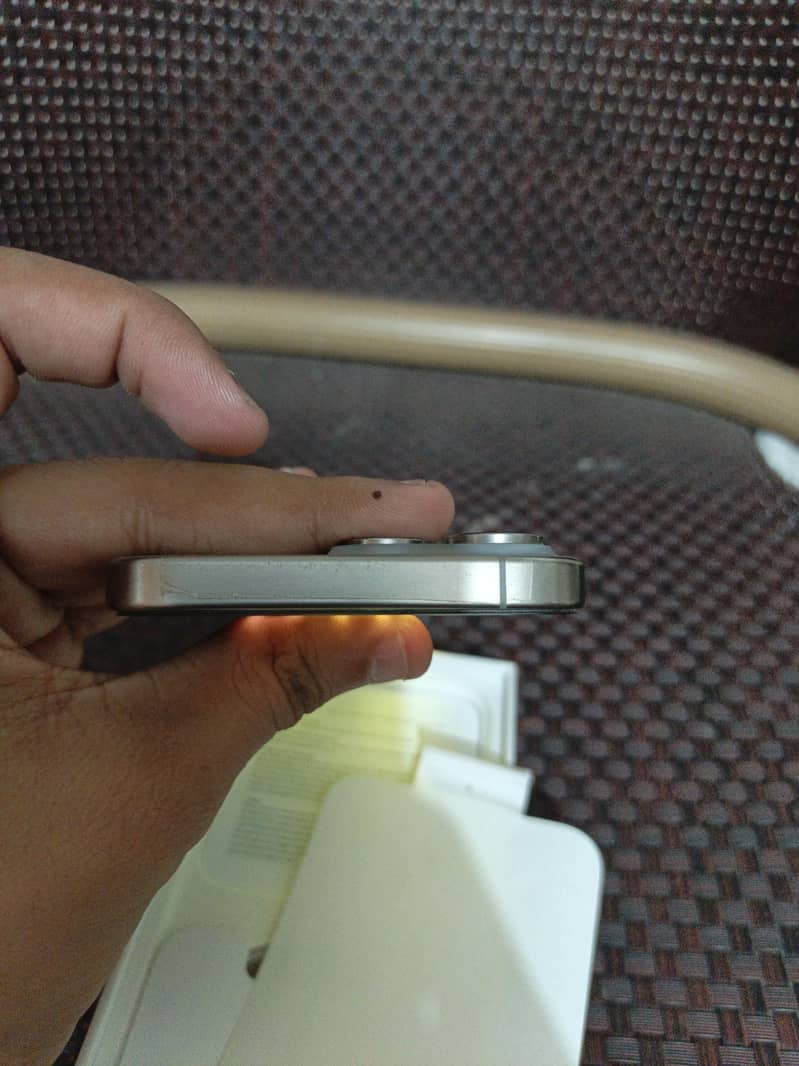 Apple iPhone 15 Pro Max 5