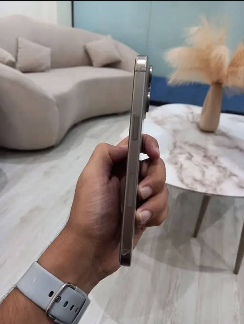 iphone 15 pro max 1