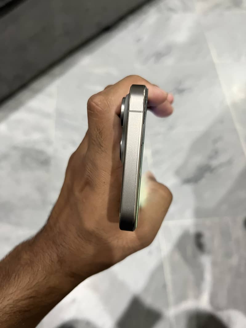 Apple iPhone 15 Pro Max 5