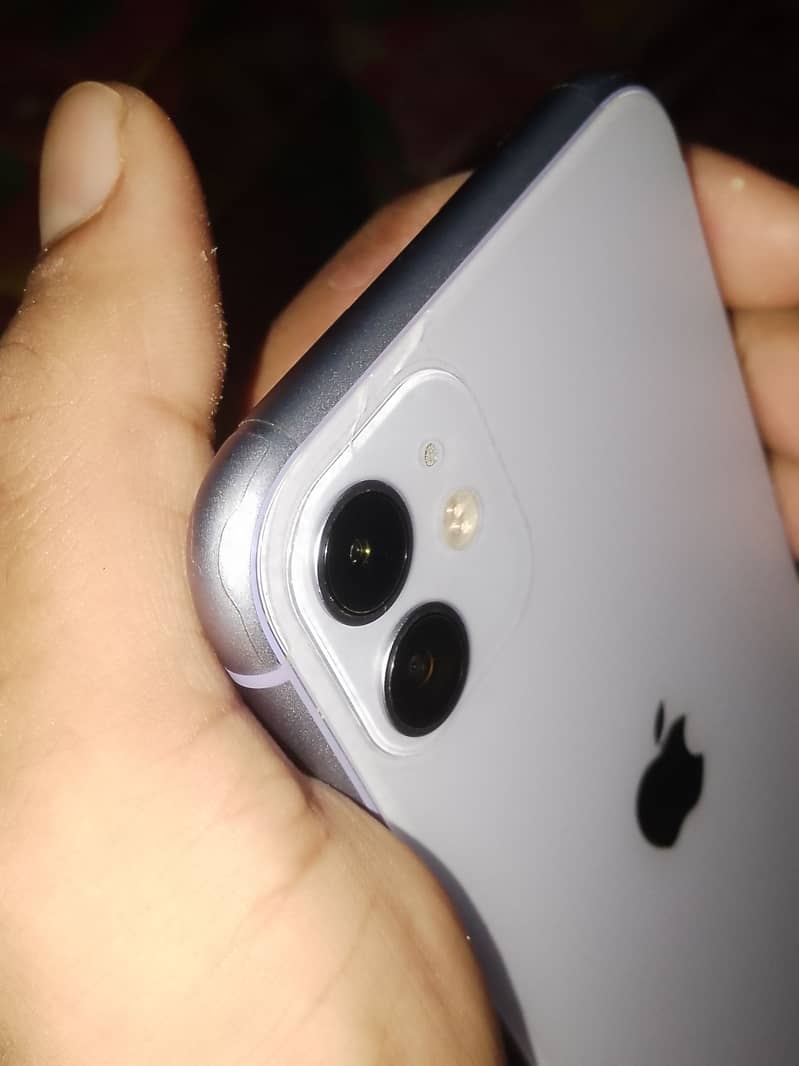 Apple iPhone 11 3