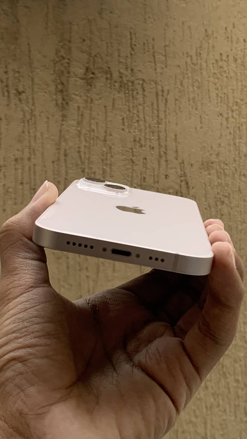 Apple iPhone 13 2