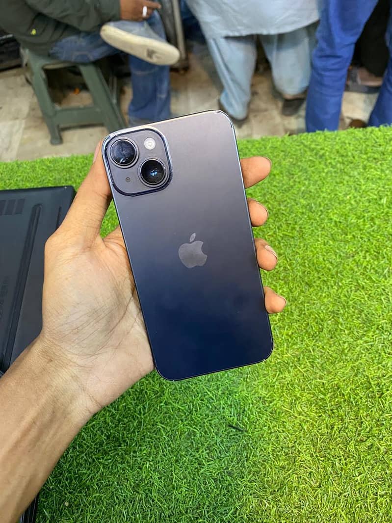 Apple iPhone 13 5