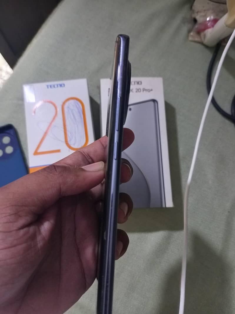 Tecno Spark 20 Pro Plus 3