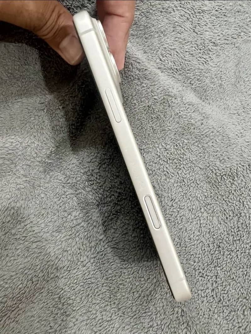 Apple iPhone 17 Pro Max 2