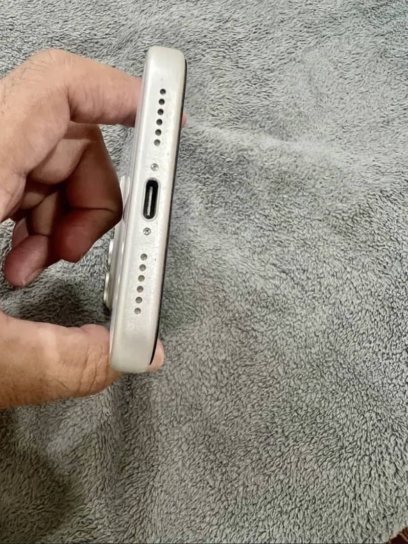 Apple iPhone 17 Pro Max 3