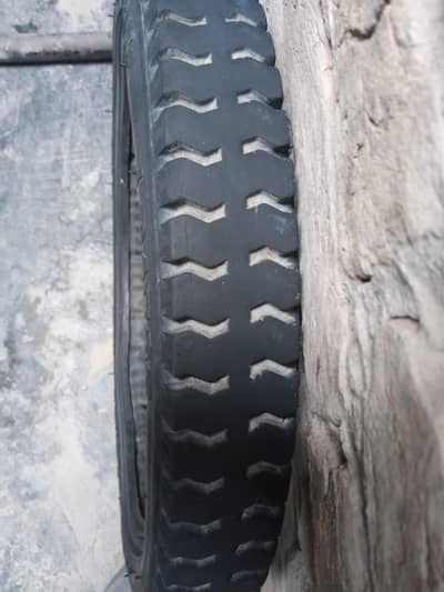 Servis Motorcycle Tyre 2.50-17  – Good Condition