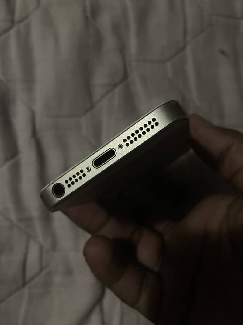 Apple iPhone SE 7